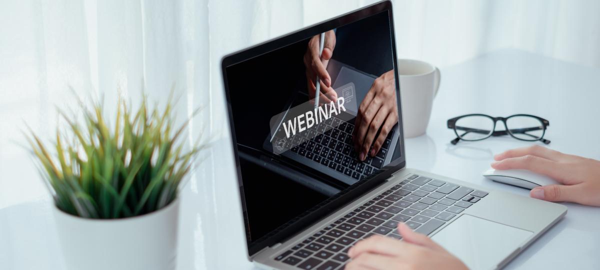 laptop spotkanie on-line