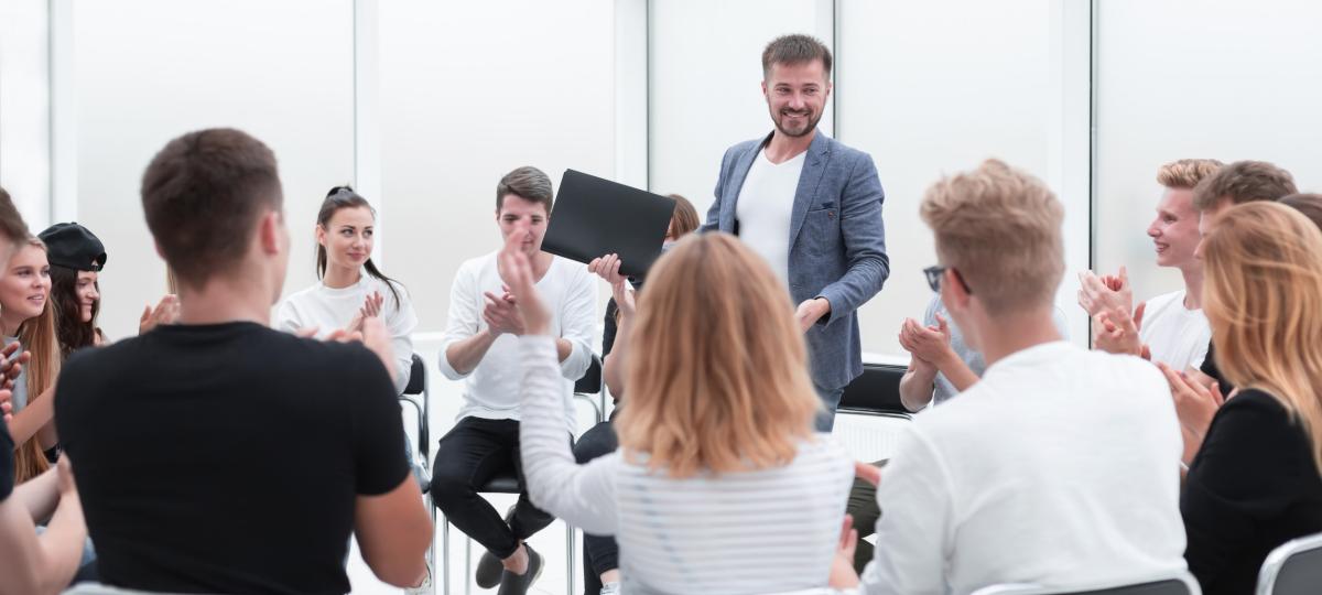 Faktoring, granty i dotacje, partnerstwo biznesowe, młodociani pracownicy, innowacje i sztuczna inteligencja - Bydgoska Agencja Rozwoju Regionalnego zaprasza w maju na szkolenia, warsztaty i konferencje