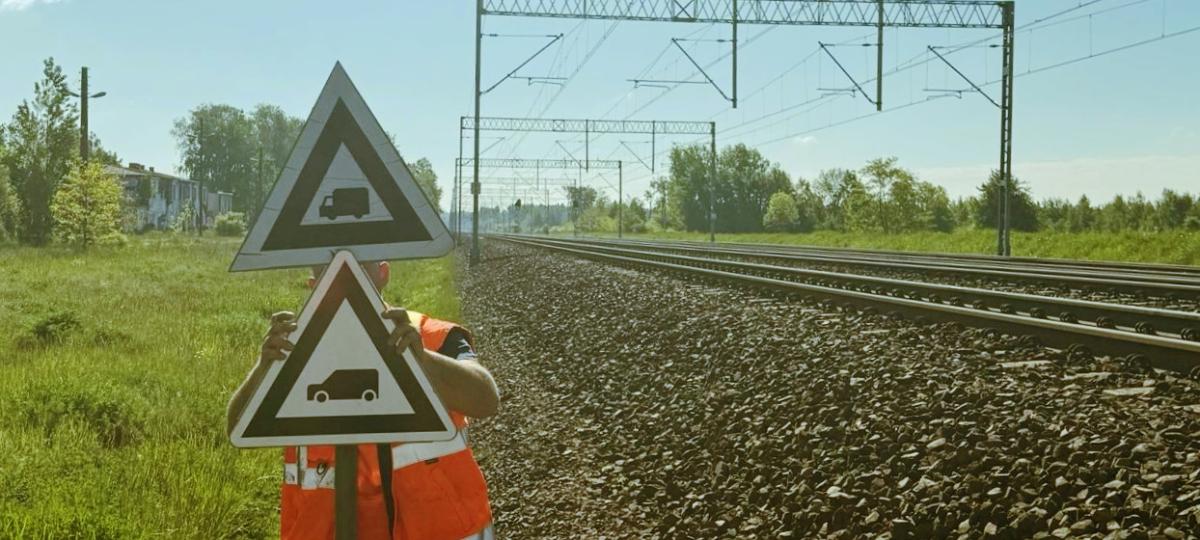 Mieszkający przy przejazdach kolejowych odetchną z ulgą. Na części z nich maszynista nie będzie trąbił