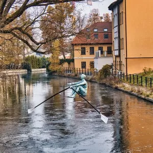 balansująca rzeźba